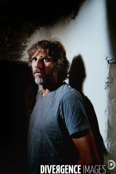 Portrait de l auteur aurelien bellanger 