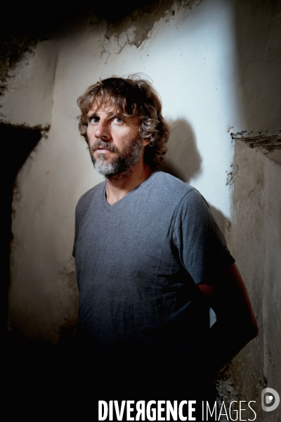 Portrait de l auteur aurelien bellanger 
