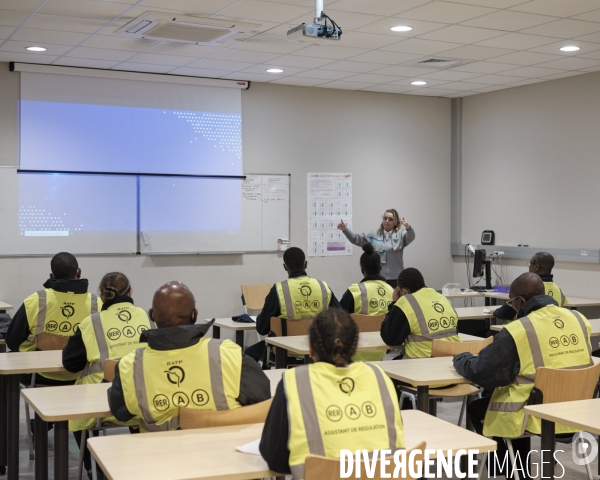 Assistants de régulation de la RATP.