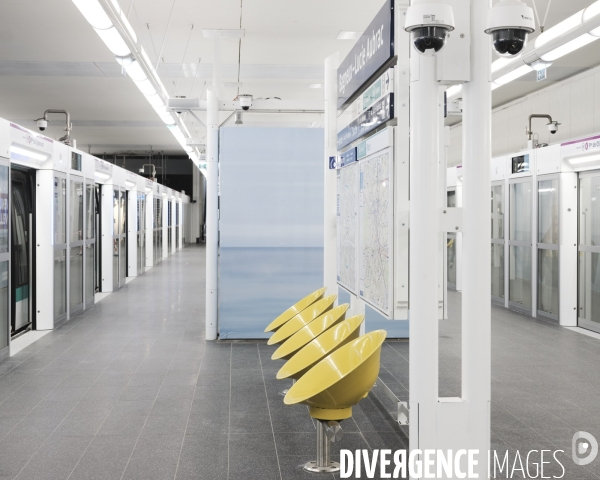 Station de métro Lucie Aubrac, ligne 4Sièges Kiko 