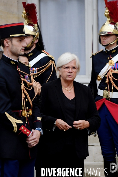 Passation de pouvoir entre Gabriel Attal et Michel Barnier