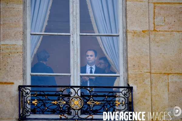 Passation de pouvoir entre Gabriel Attal et Michel Barnier