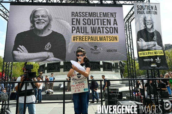 Rassemblement en soutien à Paul Watson, à Paris.