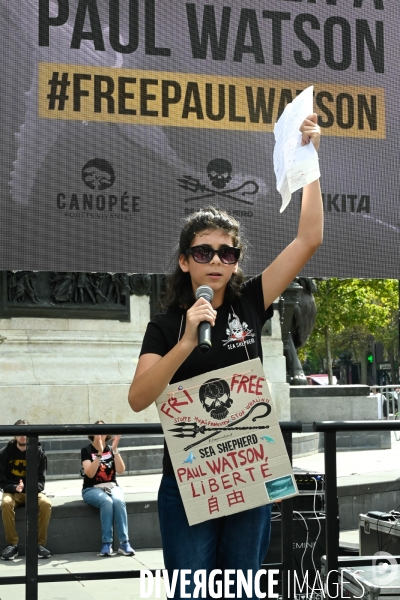 Rassemblement en soutien à Paul Watson, à Paris.