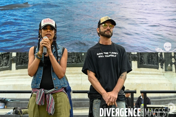 Rassemblement en soutien à Paul Watson, à Paris.