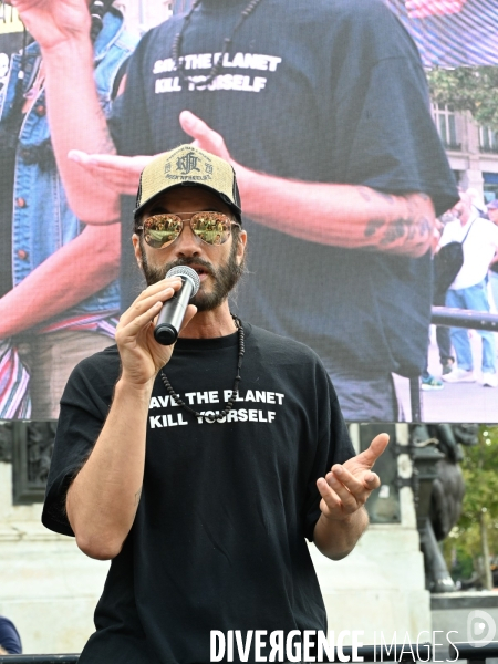 Rassemblement en soutien à Paul Watson, à Paris.