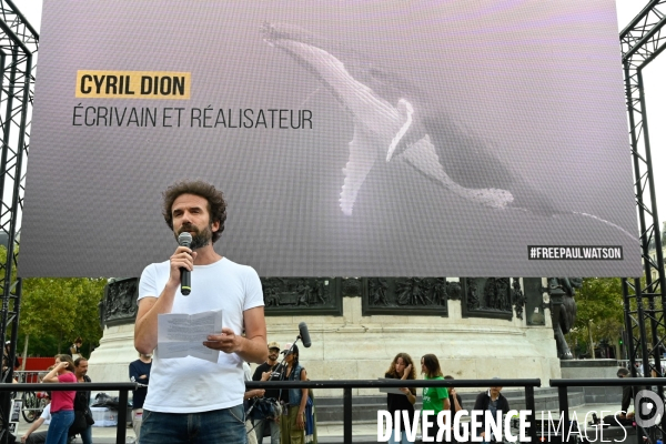 Rassemblement en soutien à Paul Watson, à Paris.