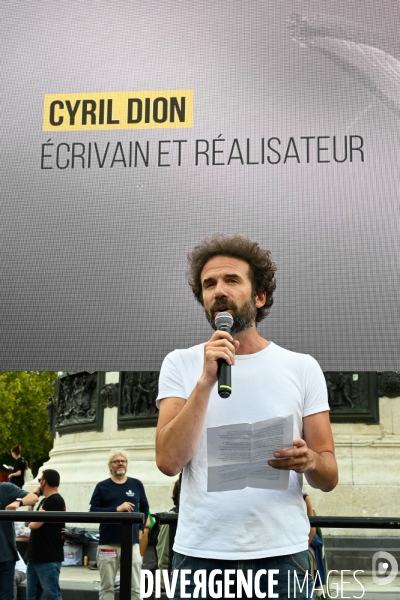 Rassemblement en soutien à Paul Watson, à Paris.