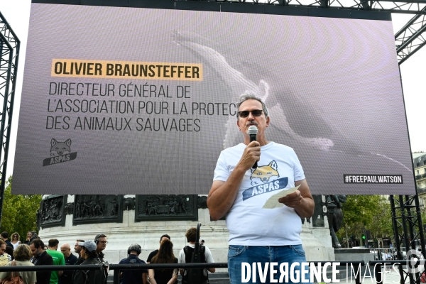 Rassemblement en soutien à Paul Watson, à Paris.