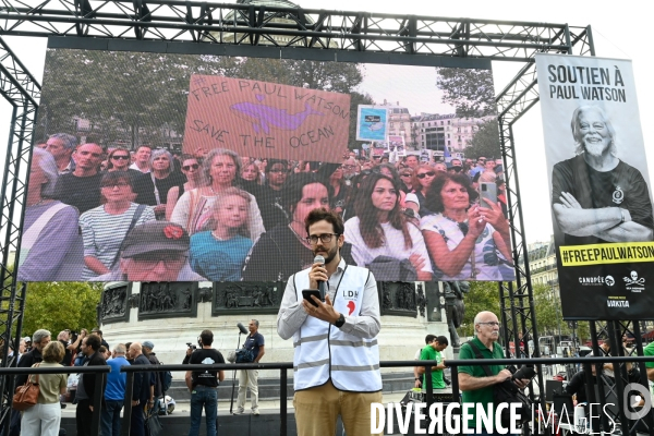 Rassemblement en soutien à Paul Watson, à Paris.