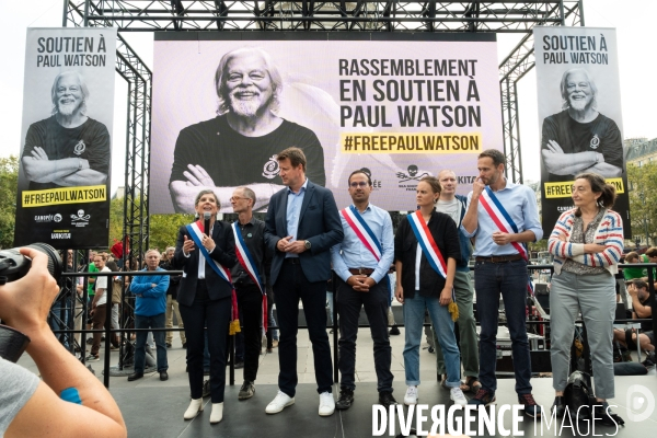 Rassemblement en soutien à Paul Watson, à Paris.