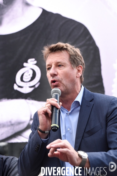 Rassemblement en soutien à Paul Watson, à Paris.
