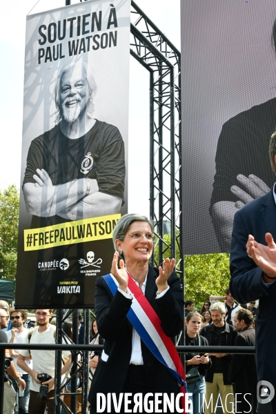 Rassemblement en soutien à Paul Watson, à Paris.