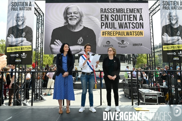 Rassemblement en soutien à Paul Watson, à Paris.