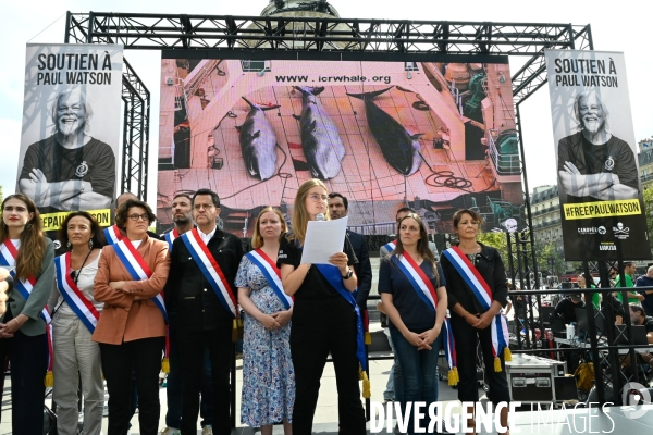 Rassemblement en soutien à Paul Watson, à Paris.