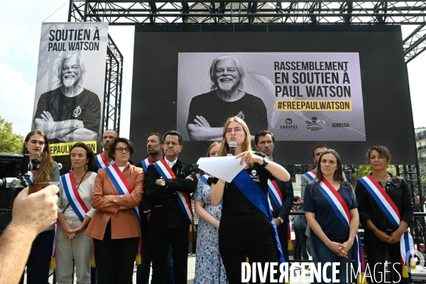 Rassemblement en soutien à Paul Watson, à Paris.