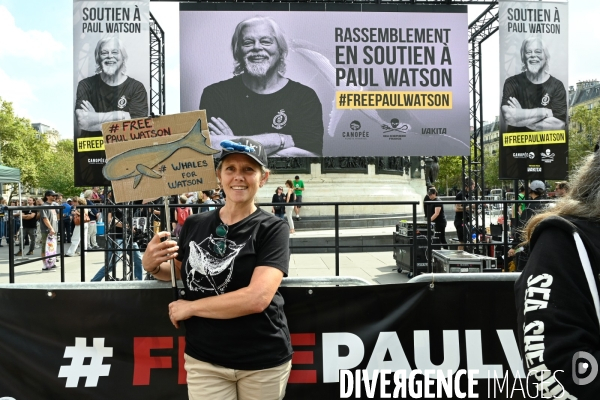 Rassemblement en soutien à Paul Watson, à Paris.
