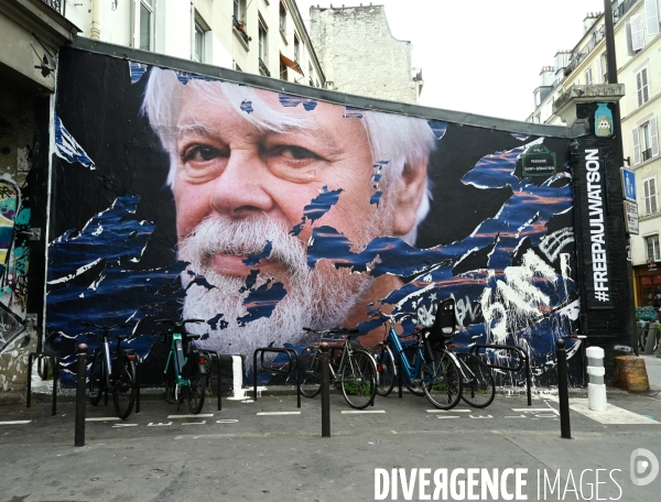 Rassemblement en soutien à Paul Watson, à Paris.