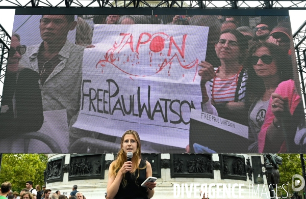 Rassemblement en soutien à Paul Watson, à Paris.