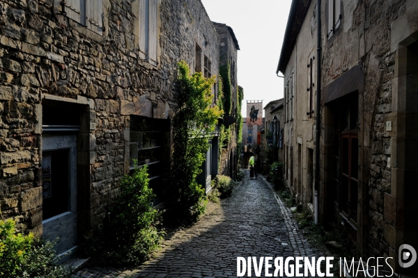 Le village de Cordes sur ciel 