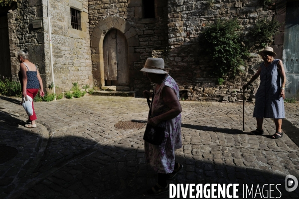 Le village de Cordes sur ciel 