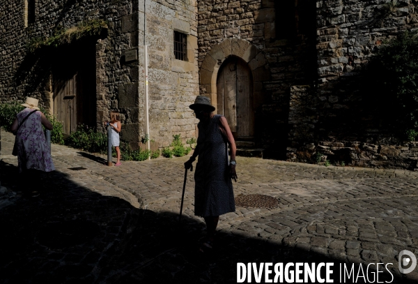 Le village de Cordes sur ciel 