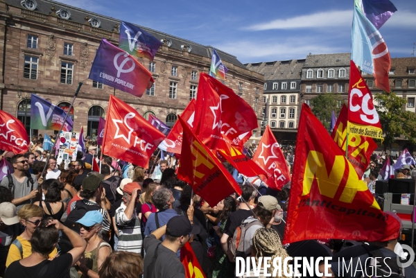 Manifestations contre  le coup de force de Macron  à Strasbourg
