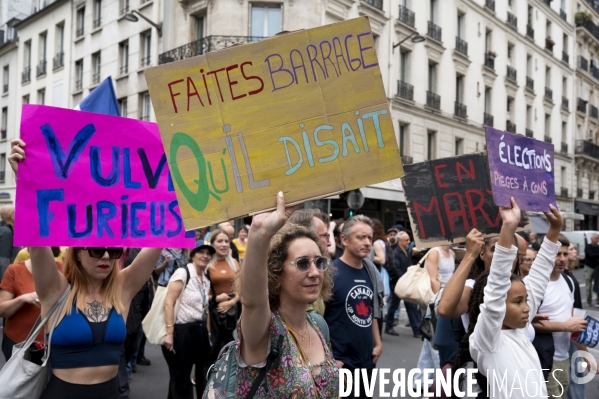 Marche contre le coup de force de Macron