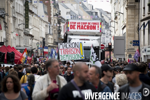 Marche contre le coup de force de Macron