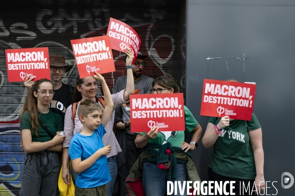 Marche contre le coup de force de Macron