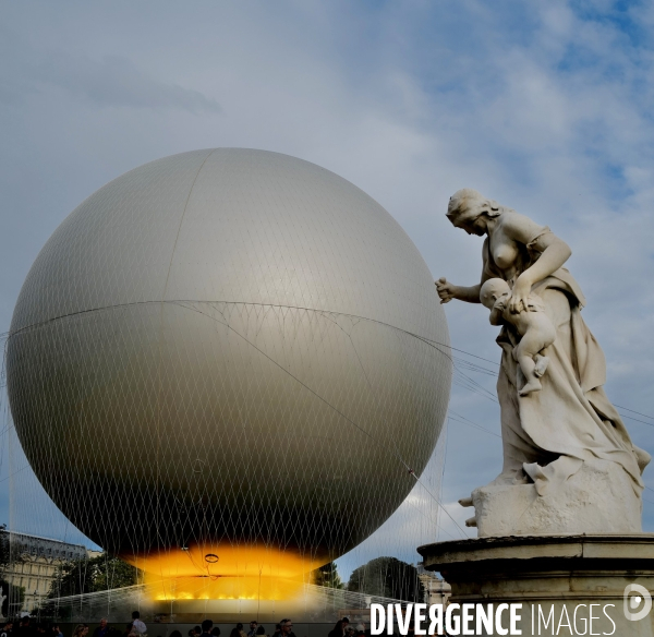 Vasque olympique dans le jardin des Tuileries