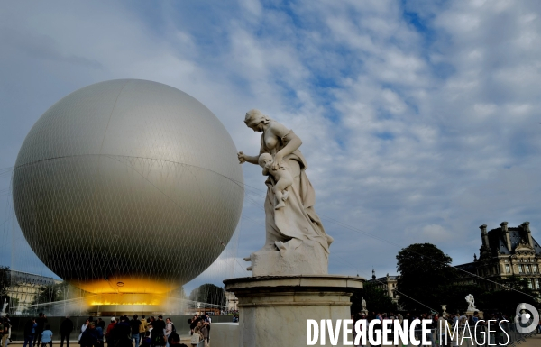 Vasque olympique dans le jardin des Tuileries