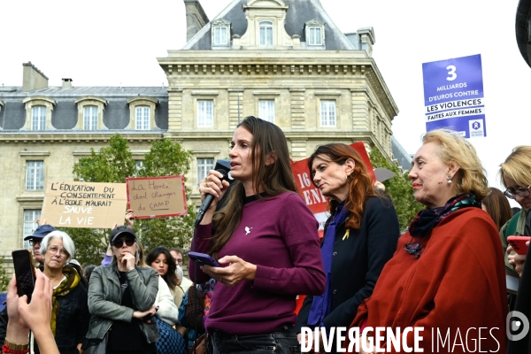 Rassemblement en soutien à Gisele Pelicot, à Paris.
