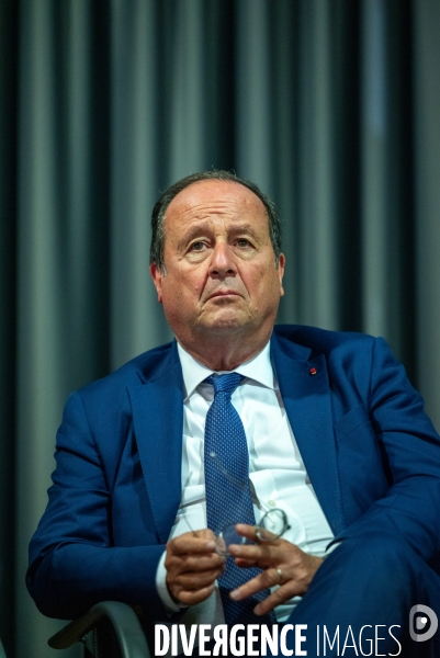 François Hollande devant l Association des Maires de Corrèze.