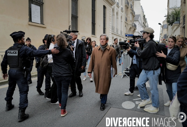Arrivee de Eric Coquerel et Charles de Courson à matignon