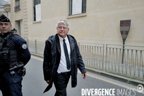 Arrivee de Eric Coquerel et Charles de Courson à matignon