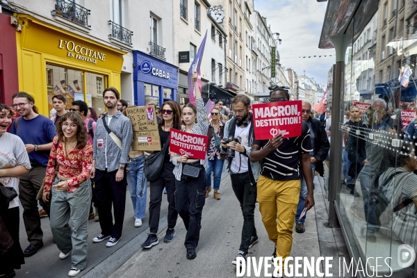 Manifestation contre le gouvernement Barnier