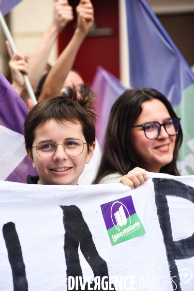 Manifestation contre le gouvernement Emmanuel Macron et Michel Barnier, à Paris.