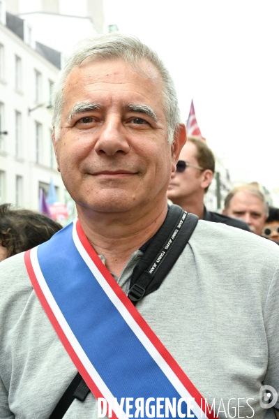 Manifestation contre le gouvernement Emmanuel Macron et Michel Barnier, à Paris.