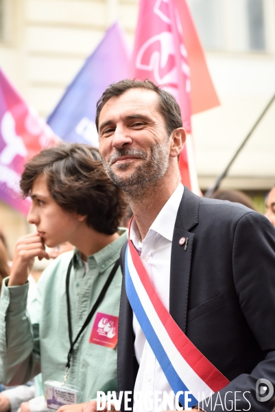 Manifestation contre le gouvernement Emmanuel Macron et Michel Barnier, à Paris.