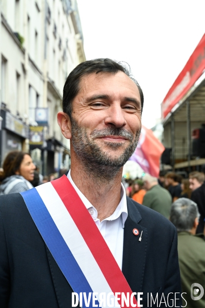 Manifestation contre le gouvernement Emmanuel Macron et Michel Barnier, à Paris.