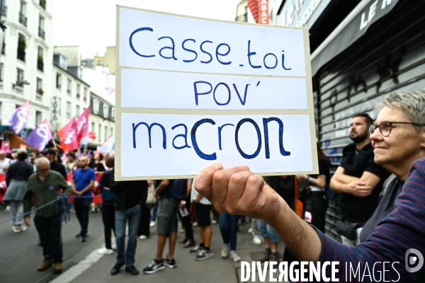 Manifestation contre le gouvernement Emmanuel Macron et Michel Barnier, à Paris.