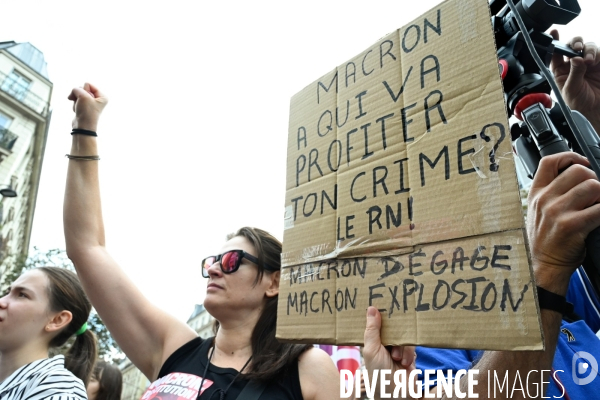 Manifestation contre le gouvernement Emmanuel Macron et Michel Barnier, à Paris.