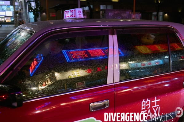 Les défenseurs  des  néons de Hong Kong