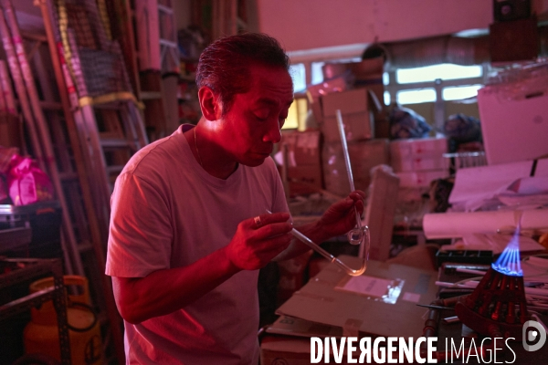 Les défenseurs  des  néons de Hong Kong