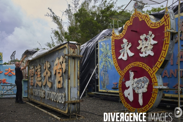 Les défenseurs  des  néons de Hong Kong