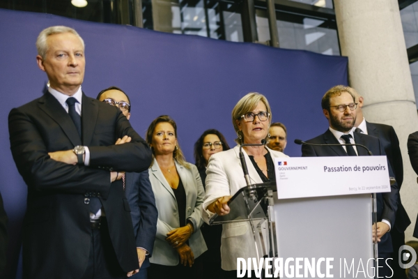 Ceremonie de passation de pouvoirs a Bercy