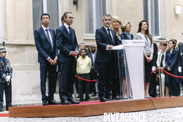 Ceremonie de passation de pouvoirs a Beauvau
