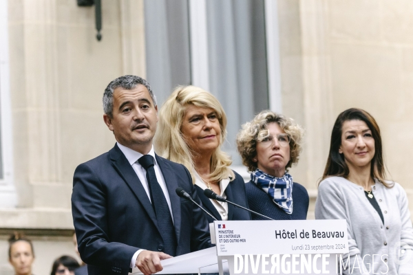 Ceremonie de passation de pouvoirs a Beauvau