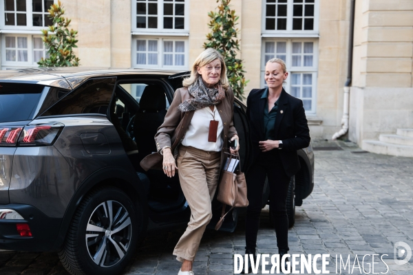 Barnier - derniere reunion avant l annonce